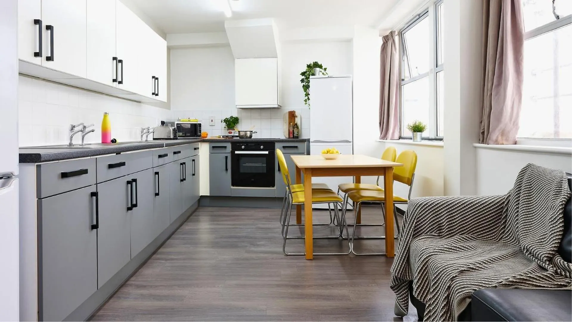 For Students Only Host Northernhay House Exeter بيت شباب